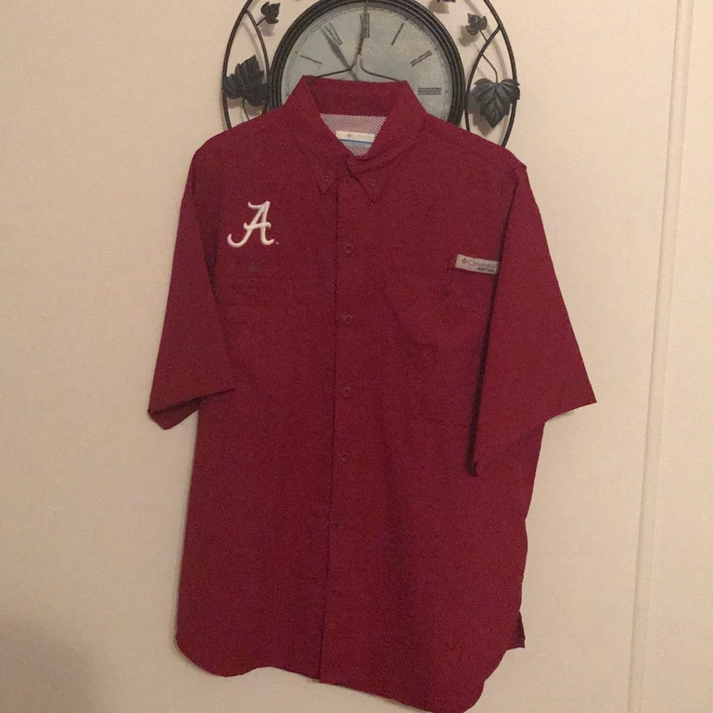 A red alabama Columbia PFG shot sleeve button down